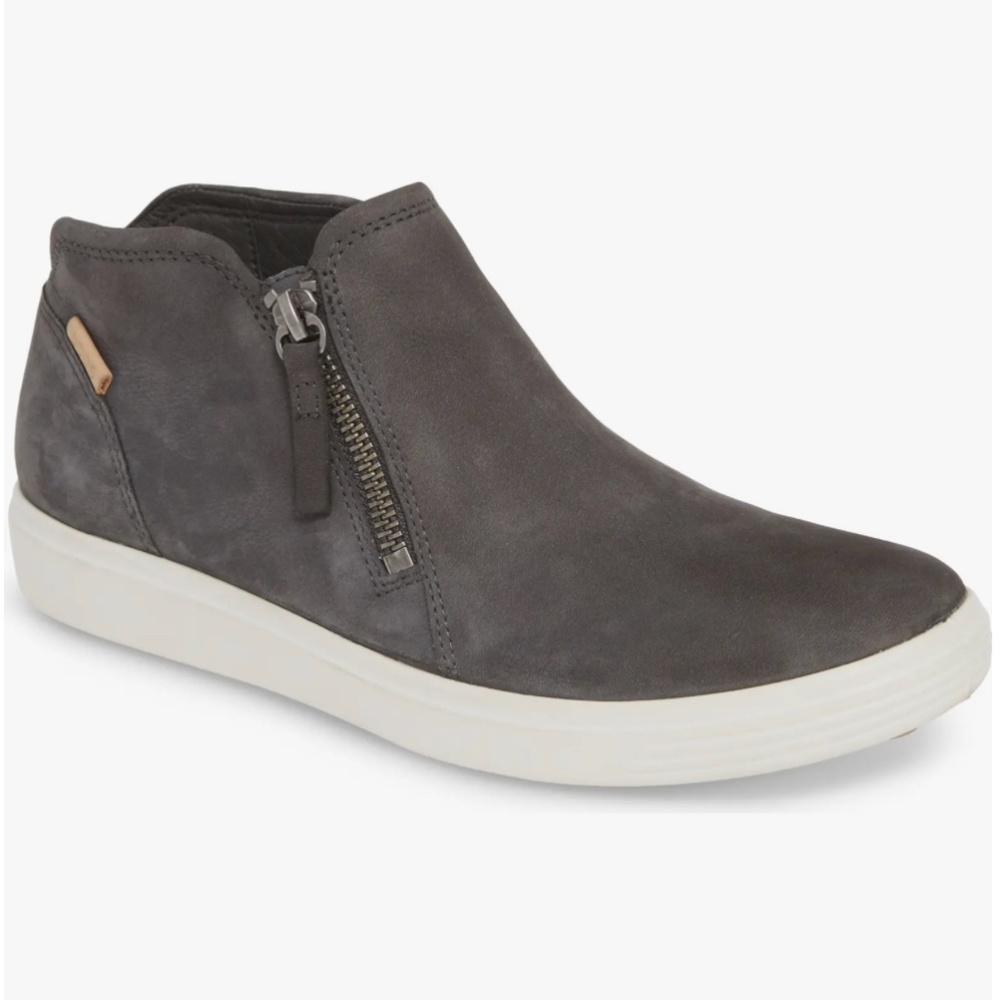 ECCO Size US8/EU39 Dark Shadow Leather Soft Classic Side Zip Bootie